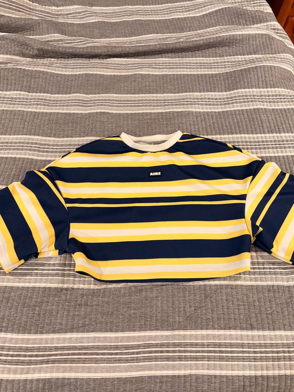 NWOT AiiRZ Women’s XL Navy & Yellow Striped Crop Tee